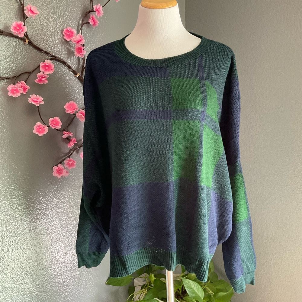Time and Tru Forest Green Knit Top